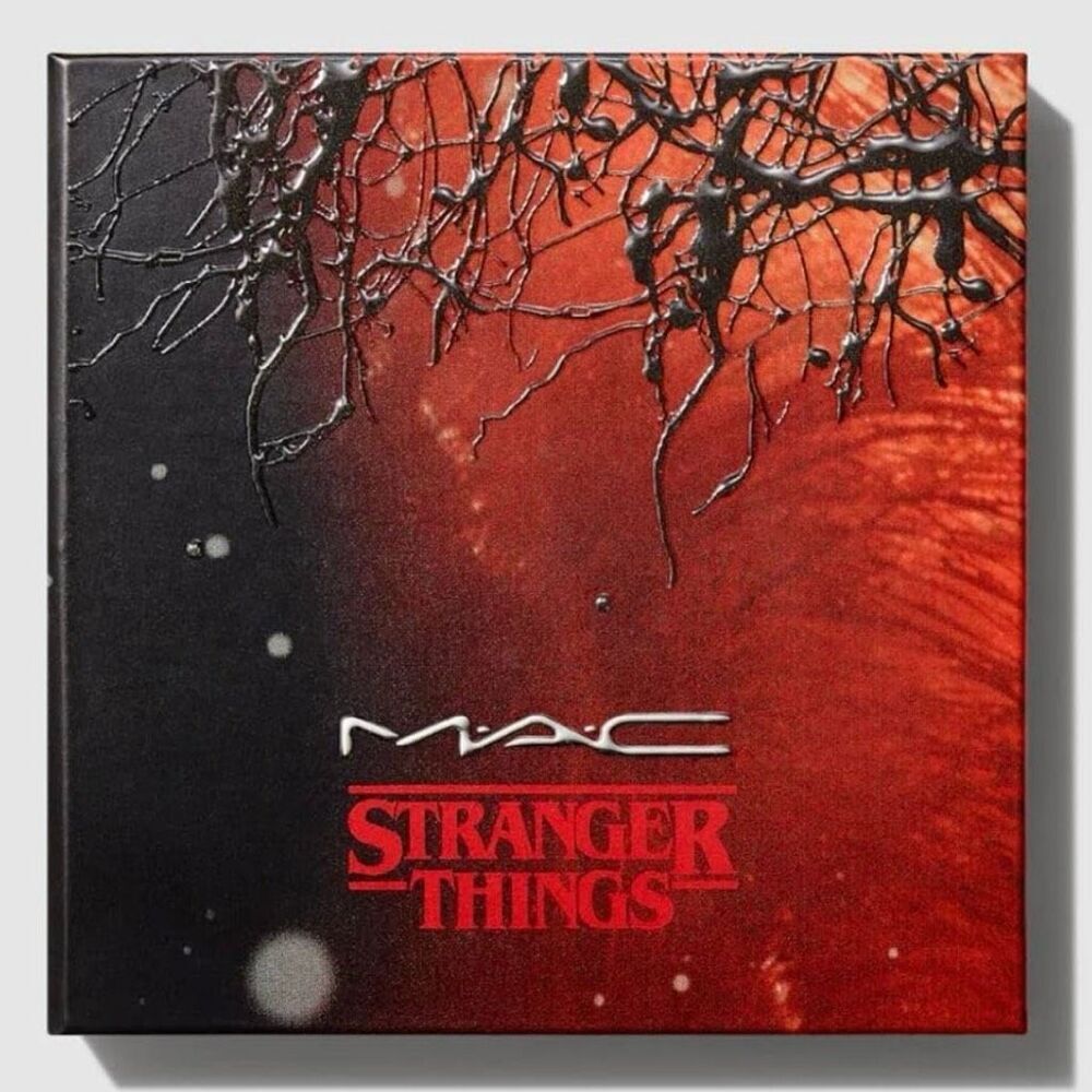 STRANGER THINGS x MAC | Limited Edition Powder Blush "He Likes It Cold" | .21 oz
